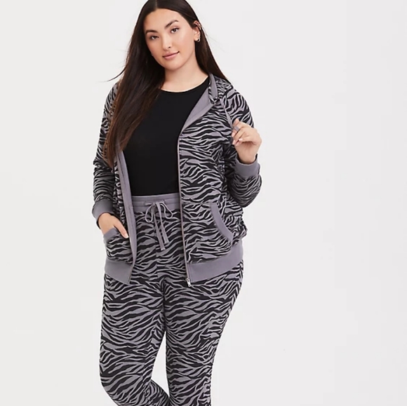 torrid Tops - ⭐3 HP⭐ TORRID - ZEBRA PRINT ZIP HOODIE  SZ - 4X